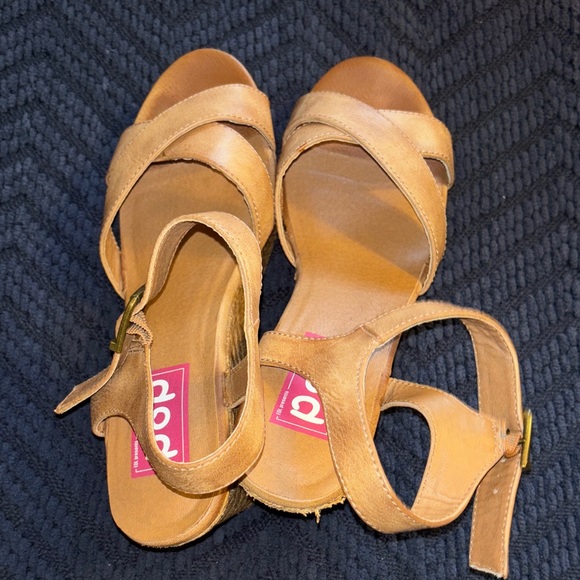 Pop Tan Wedge Sandals - Picture 5 of 6